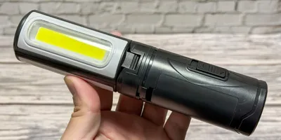 停電の不安を550円で解消。ダイソーの2WAYライトは暗闇で頼りになるヤツ