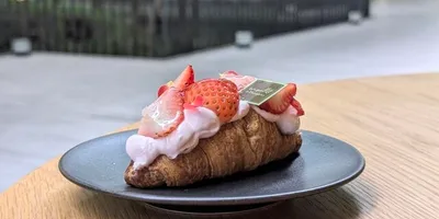 生クロワッサンが大人気！ 都会の喧騒を忘れる緑に囲まれた癒やしのカフェ（東京・原宿）