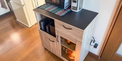 まるっとスッキリ収納できて、動かせるキャスター付き。楽天で「理想の収納ラック」を見つけた話