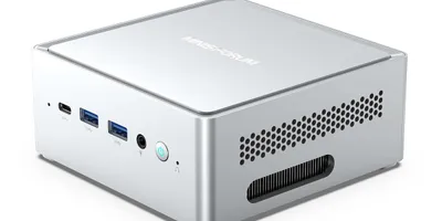 MINISFORUM、4画面に同時出力できるミニPC 