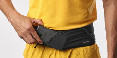 ランニング中のスマホや鍵、どうしてる？ サロモンの腹巻きポーチが便利だよ
