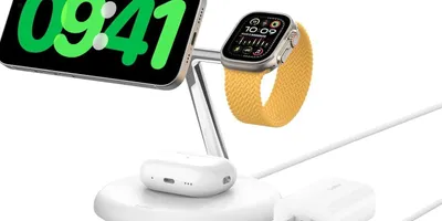 乗せるだけで充電できるって凄くラク。ケーブルもごちゃつかない3-in-1充電器がやっぱり推しです