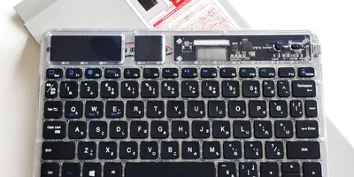 3COINSのクリアワイヤレスキーボードが1000円に値下がりしたのでまた衝動買い