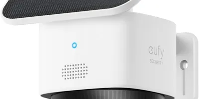 Ankerのソーラー充電対応防犯カメラ「SoloCam S340」が32％オフの1万6990円で販売...