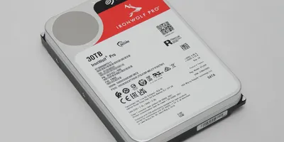 1ドライブで大容量の30TB！　個人でも買えるNAS向けHDD「IronWolf Pro」を試す