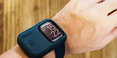 Apple Watchユーザーのための大容量バッテリーが便利。装着するだけで「充電切れそう」を解決