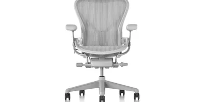 8時間座っても疲れない。“人間工学の最高傑作”アーロンチェアが、快適もデザインも完璧すぎる #Ama...