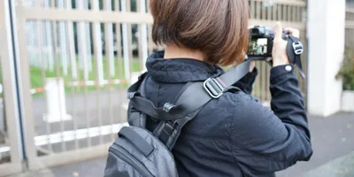 体の負担を軽減しながらオシャレに撮影したいカメラっ子は、フックとリュックを揃えるんだ！