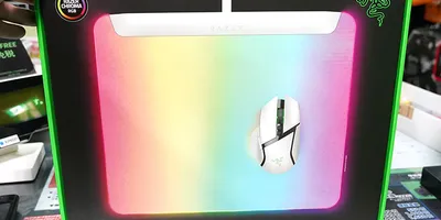 Razerの光るゲーミングマウスパッド「Firefly V2 Pro」にWhite Editionが...