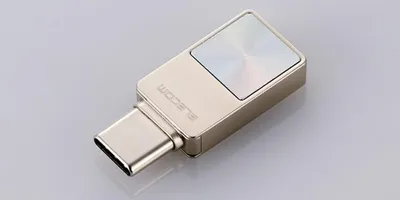 このUSBメモリ、スマホとの相性良さそうです。見た目だけで理由わかる人〜？