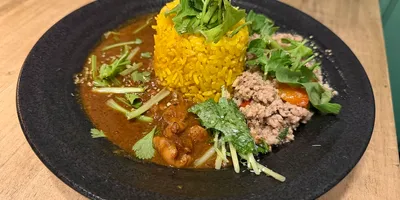 カレーのおいしい店が連なる神田―秋葉原間の高架下に、またもや注目店が誕生！