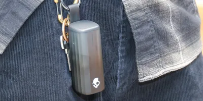 「他にないイヤホンだわ……」、ブリンブリンな充電ケースで中身はほぼBose〜スカルキャンディ「Met...